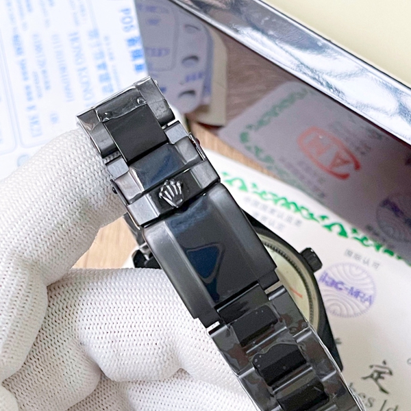 ブランド時計側面デザイン